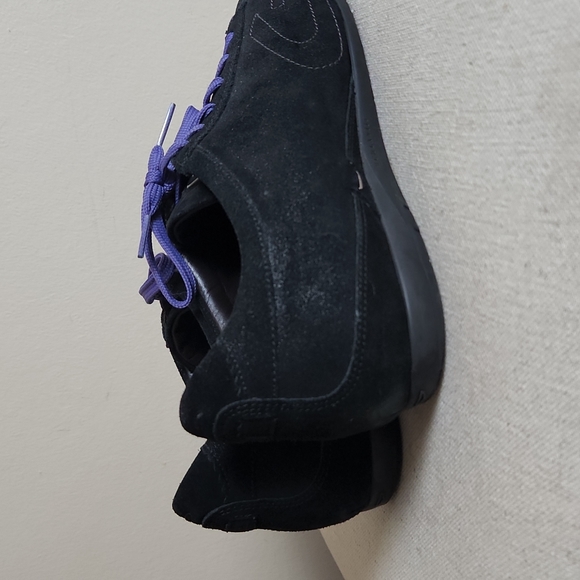 Alberto Guardiani Purple and Black Sneakers - Picture 3 of 6